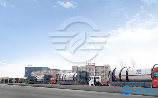 大型污泥干化機(jī)運(yùn)輸現(xiàn)場